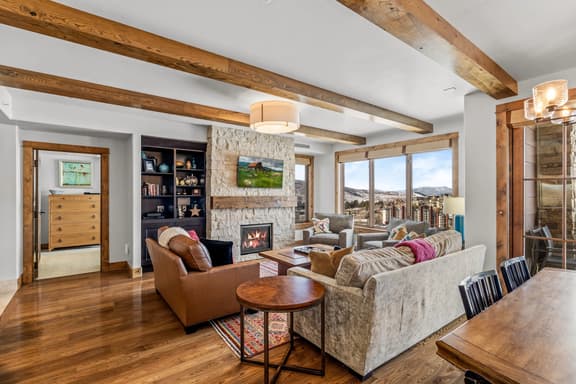 Edgemont 2401 - Image 1
